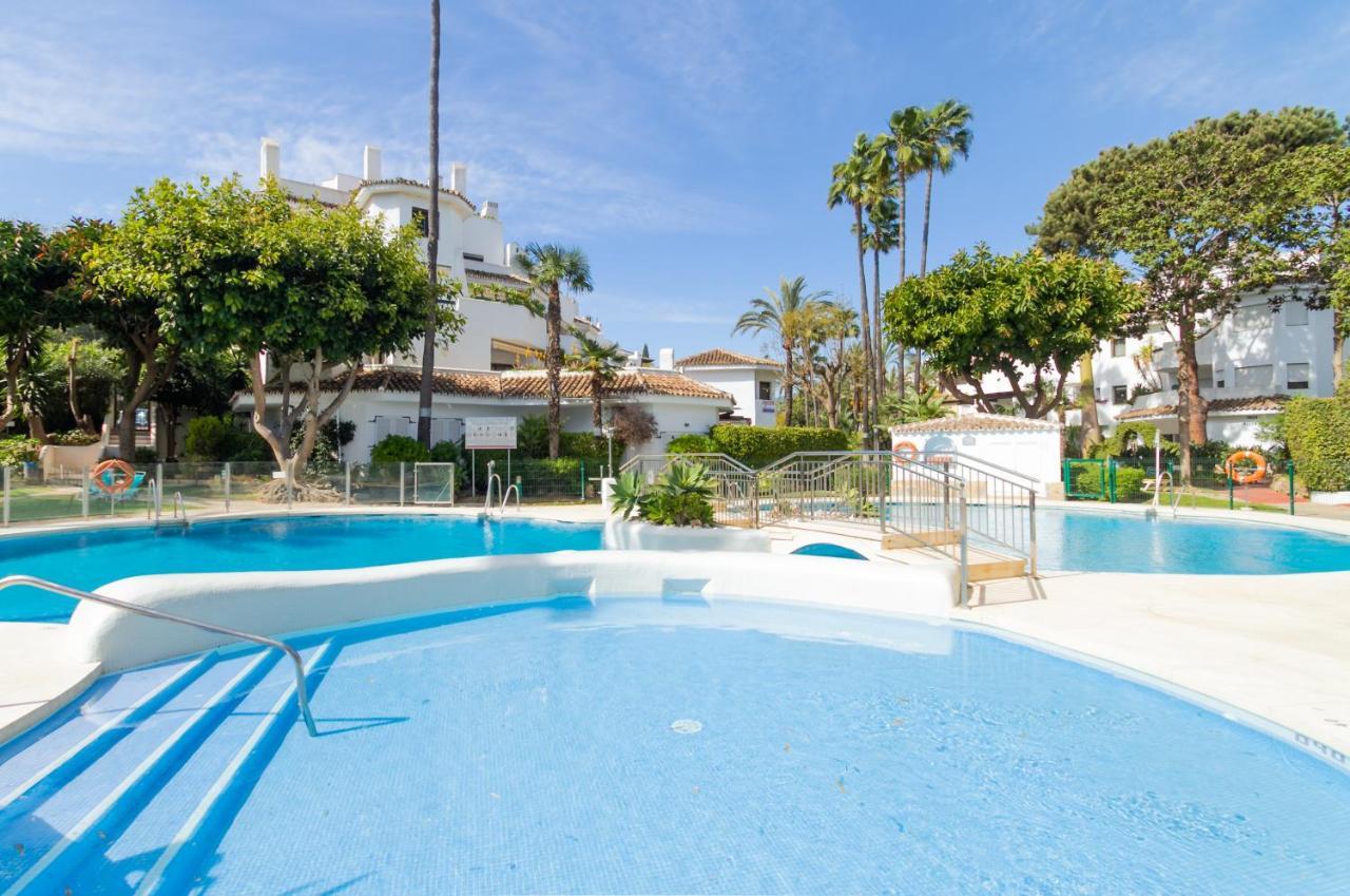 Marbella Banus Suites - Golden Beach Marbella Suite Bagian luar foto
