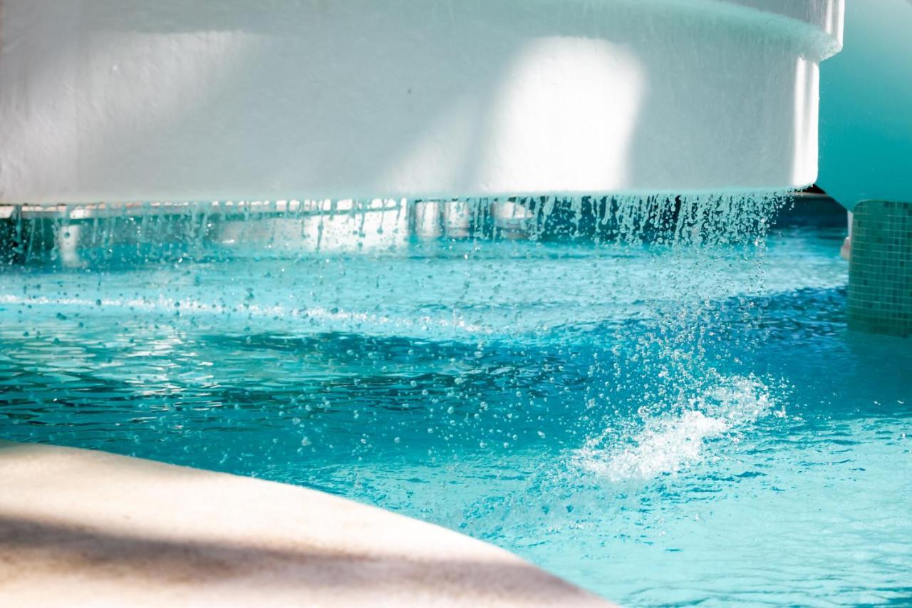 Marbella Banus Suites - Golden Beach Marbella Suite Bagian luar foto